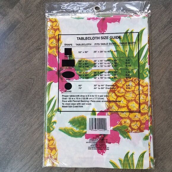 NWT Tablecloth PEVA with Flanel Backing - Picture 2 of 2